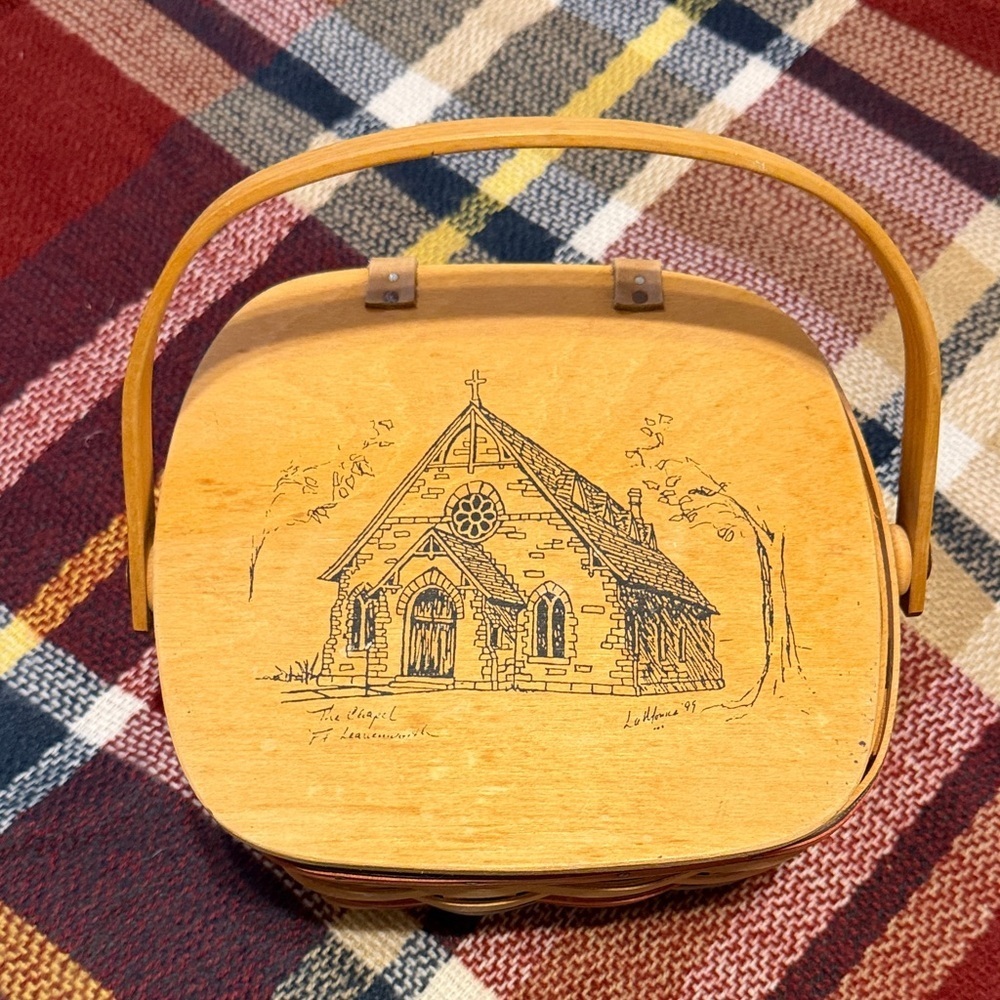 Longaberger basket Handcrafted maple Wood carnation memorial chapel USA 2001